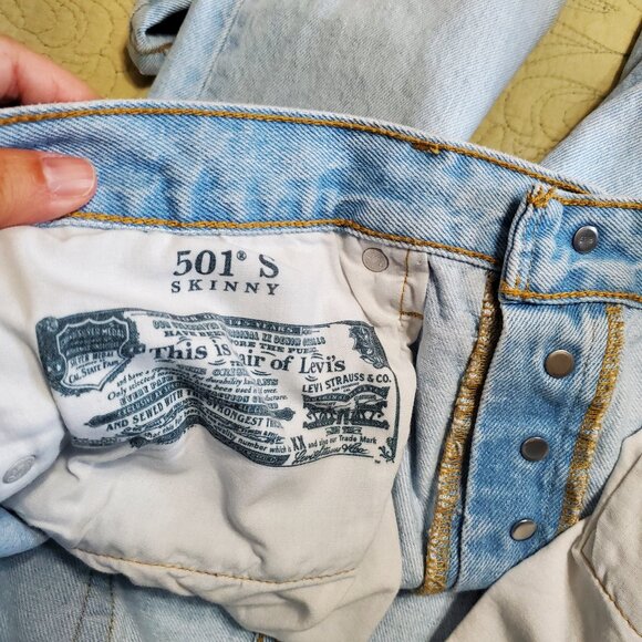Levi’s 501 Light Wash Button Fly Skinny Distressed High Rise Jeans Size 31x30 - Picture 10 of 16